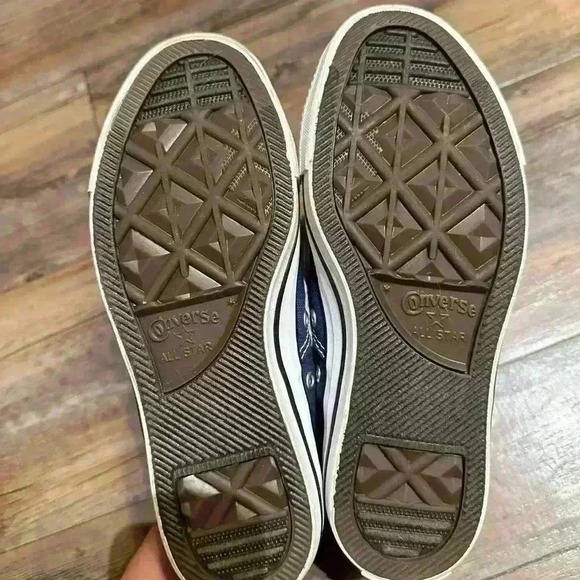 Navy CONVERSE CHUCK TAYLOR Low Top Sneakers size 6 mint condition - Picture 5 of 6